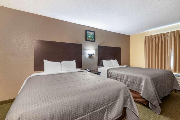 Rodeway Inn Lake George Outlets image 13
